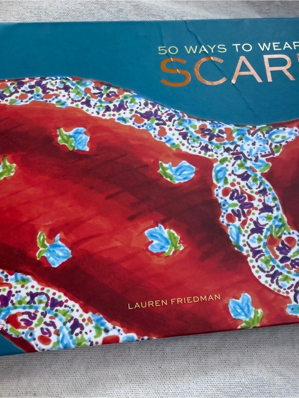 Styling book - 50 Ways to Wear a Scarf